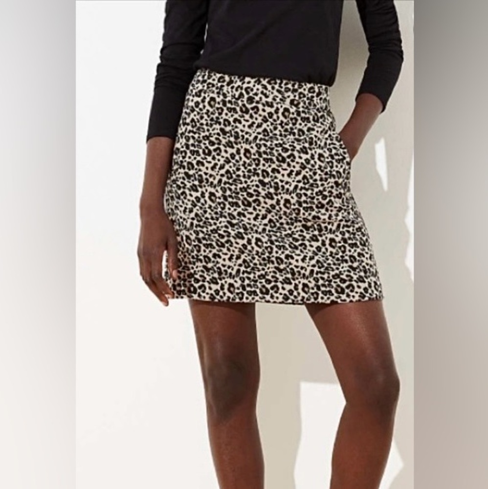 LOFT leopard mini skirt with pockets
